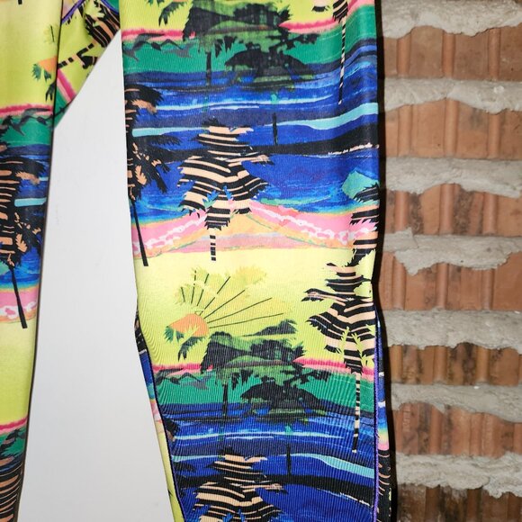 Adidas Multi Tropical Crops Capris Leggings Tights Size M Medium - Picture 4 of 6